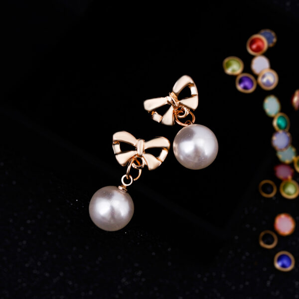 Hypoallergenic Heart-shaped Zircon Earrings Women's Bow Pearl Earrings - Image 5