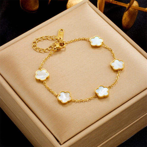 Small Fresh And Lovely Green Drop Gum Flower Gold Bracelet Jewelry - Image 3